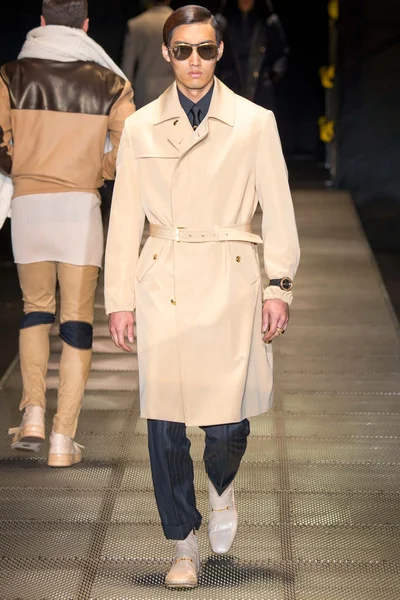 Look 29